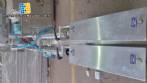 Semi-automatic pneumatic liquid filling machine with two nozzles