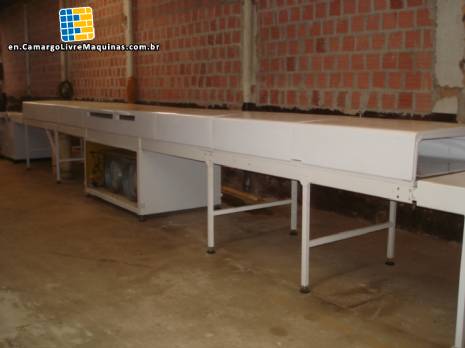 Industrial cooling tunnel