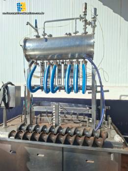 Huhtamaki Brasholanda 8-nozzle linear filling machine with stainless steel threading system for liquid filling.