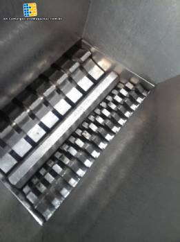 Crusher for stainless steel crusher