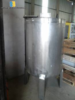 Stainless steel tank for 1000 liters