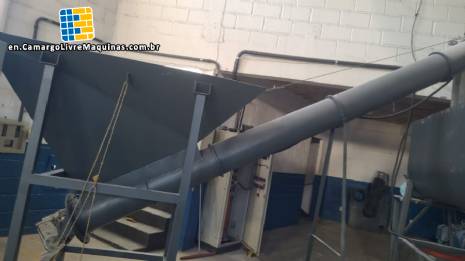 Hoe silo with screw conveyor, 1 ton capacity.