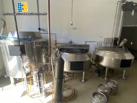 Three-vessel brewhouse for craft breweries, 1300 liters per batch.