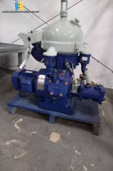 Centrifuge separator separator to purify industrial oils Alfa Laval 2,200 liters / hour