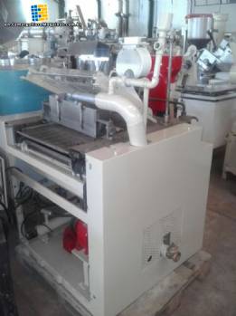 Chocolate enrobing machine