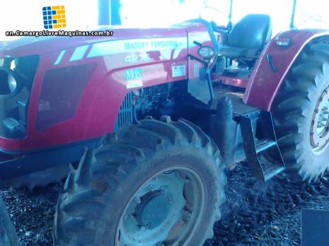 Tractor ACGO MF 4275