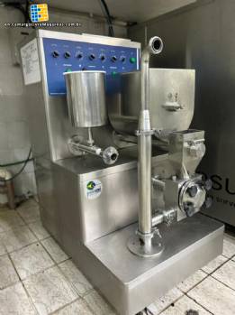 Dispenser for adding liquid and solid fillings to ice creams in Polo Sul
