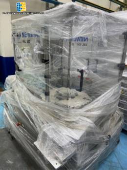 Rotary labeling machine for small bottles Newman Val 550
