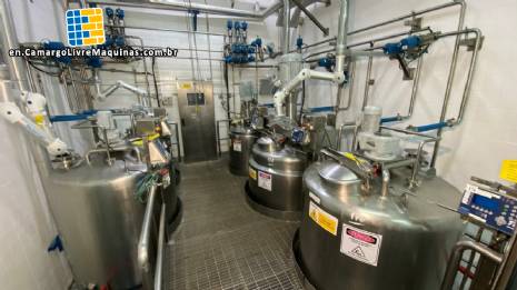 Multinational-scale beverage syrup manufacturing plant with high-standard imported equipment and a 316 stainless steel production line