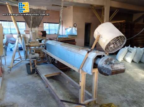 Extruder for wheat pellet pasta