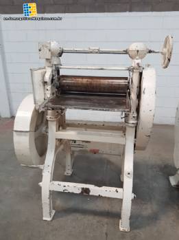 Cylinder of mass 560 mm A. Pontes